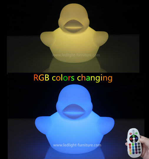 Luz de goma plástica de la noche del pato del juguete animal divertido LED ambiental y ahorro de energía