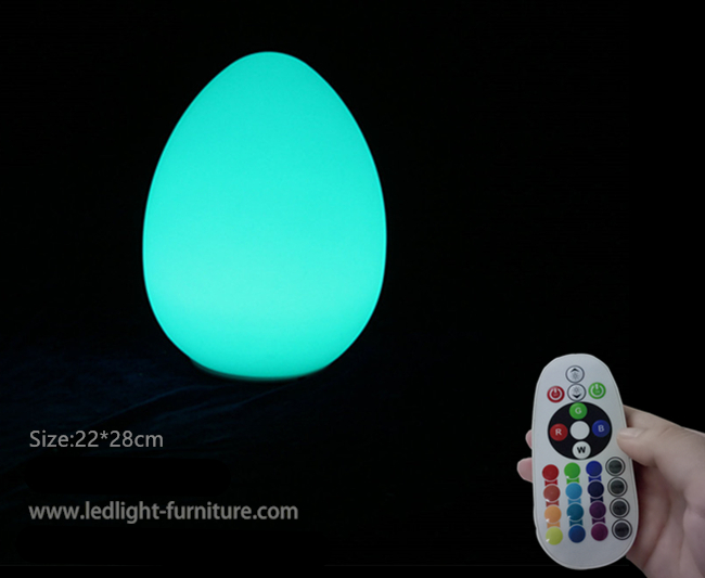 Las lámparas de mesa decorativas a prueba de polvo del LED, huevo al aire libre grande formado llevaron luces