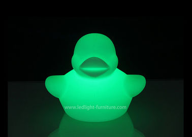 China Luz de goma plástica de la noche del pato del juguete animal divertido LED ambiental y ahorro de energía proveedor