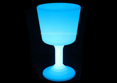 China El diseño especial LED enciende para arriba la tabla lateral con pilas con forma de la copa de vino proveedor