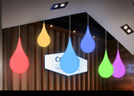 El descenso del agua de la ejecución formó diseño colorido divertido del uso del sitio/de la tienda de la iluminación de Deco