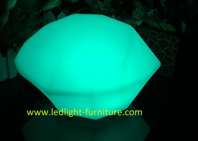 La piedra ligera cambiante de la noche del color lindo del poder de batería del LED formó/de forma diamantada
