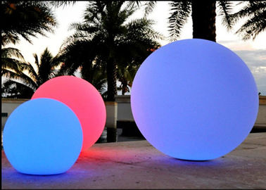 China prenda impermeable de las luces de la bola de los 80cm LED, luces flotantes de la bola de piscina del parque plástico del PE  proveedor