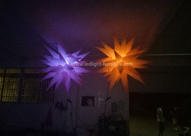 China Las decoraciones inflables hermosas de la estrella de la luz/de la ejecución del LED se encienden para el techo fábrica