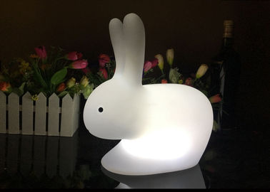 China Luz formada conejito lindo de la noche del LED, cambio blanco de los colores de la lámpara 16 del conejo fábrica